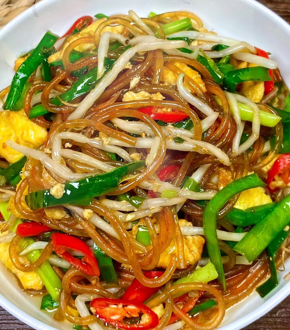 鸡蛋炒粉丝,既能当菜又能当主食