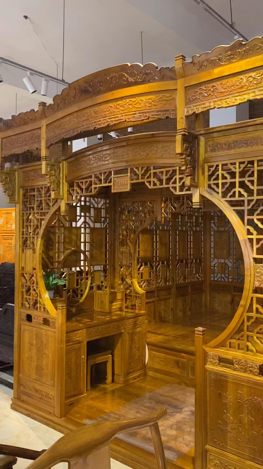 金丝楠木千工拔步床