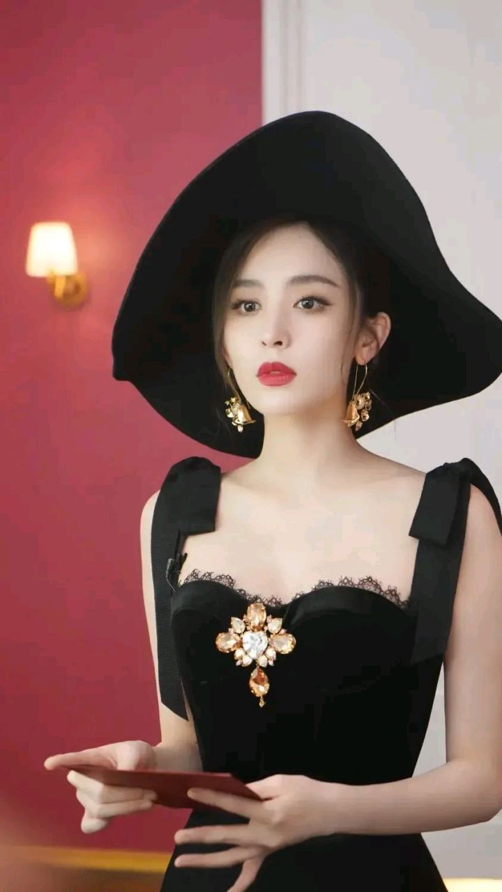 年龄造假的9位明星,孙茜改小9岁,你还知道谁改年龄了?