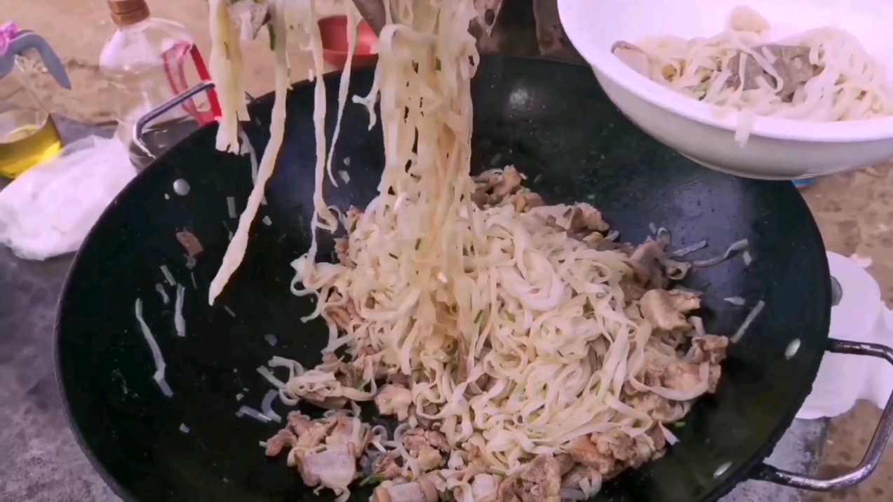 农村家常菜:猪杂粉,妈妈的味道