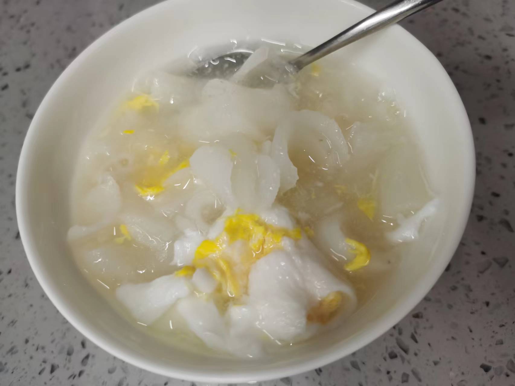 因为姜薯是一种潮汕地区才有的薯类,因为外形长得像生姜,口感又如同