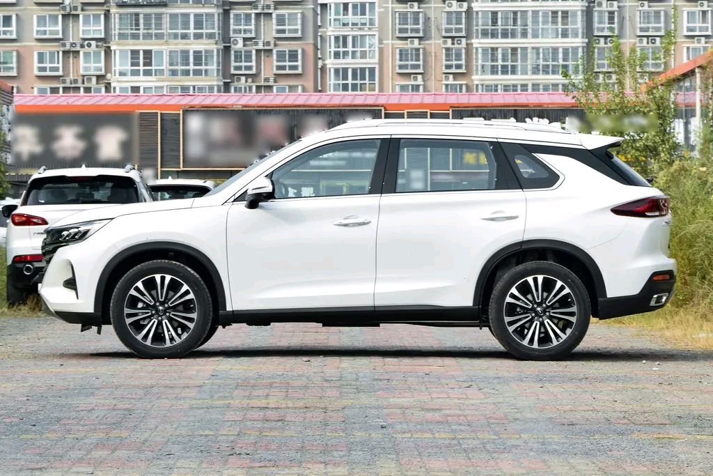 详解2021款传祺gs5,定位中型suv,配1.5t动力,开起来怎么样?