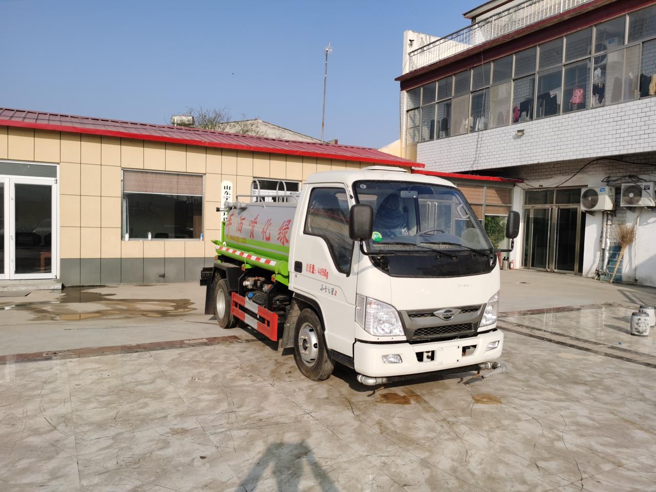3方洒水车