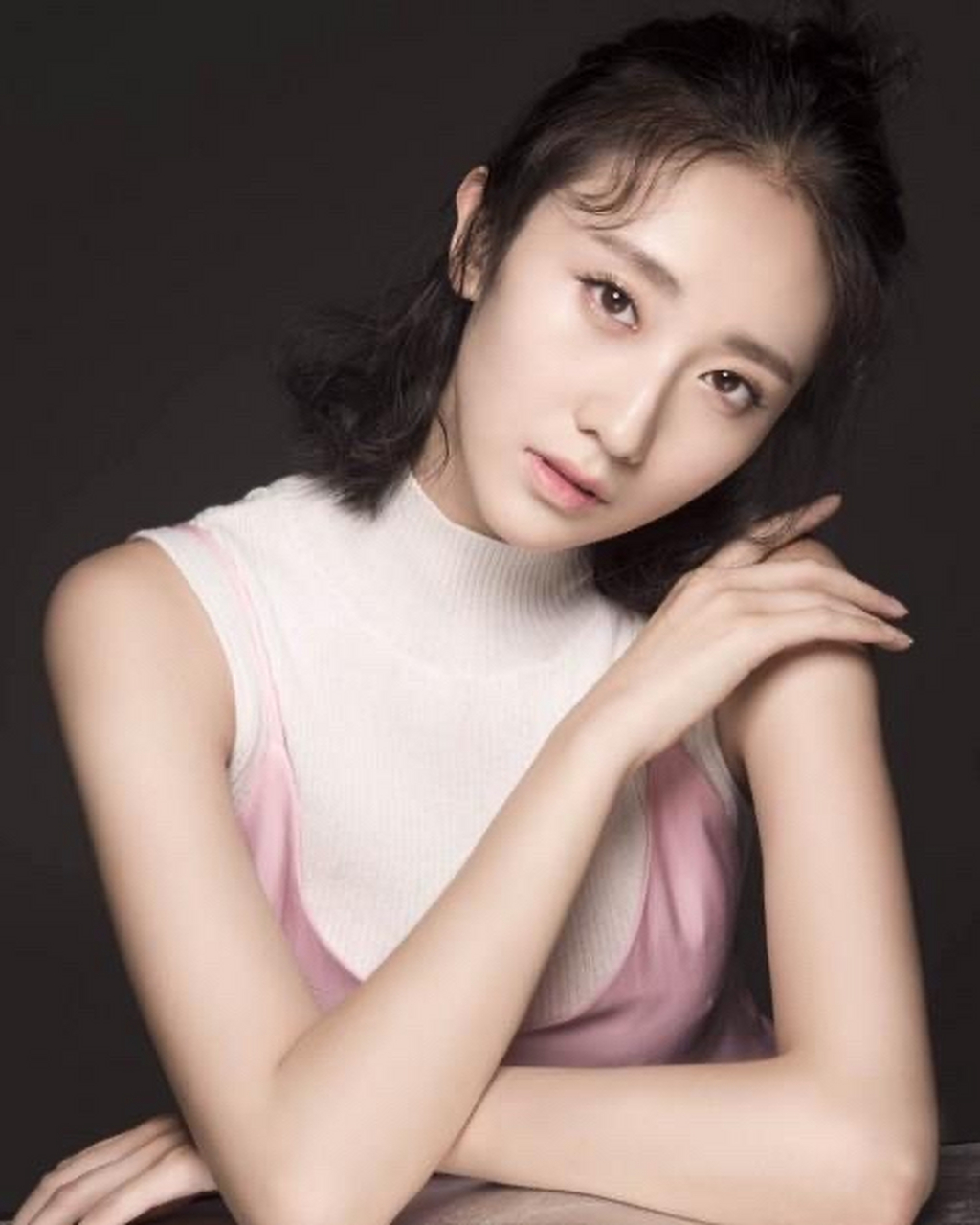 安冬,1994年12月26日出生于天津市,中国内地女演员,毕业于解放军艺术