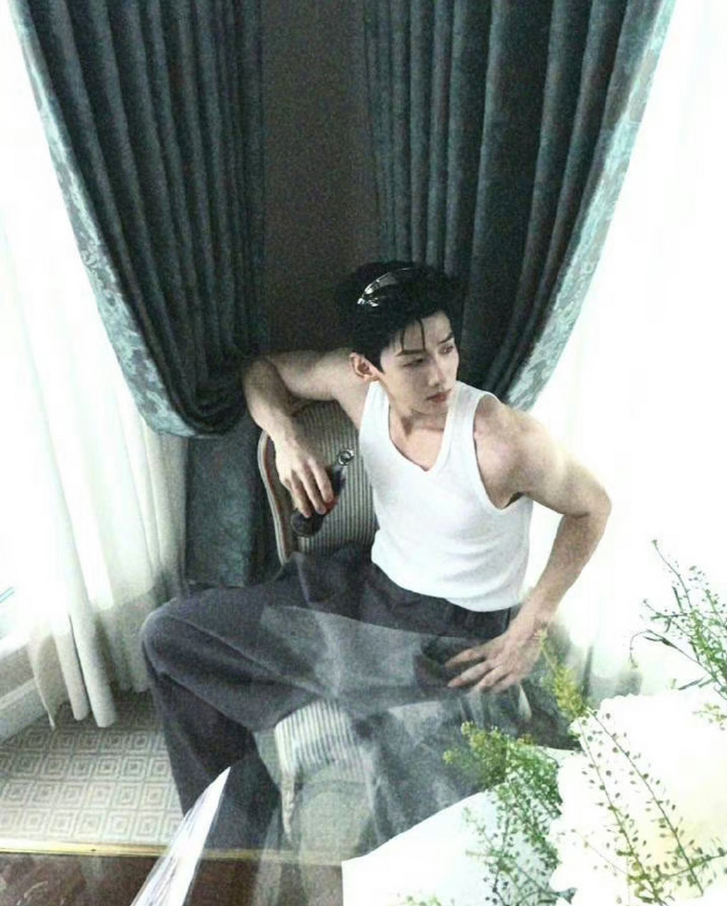 白敬亭这个肌肉!头身比真的是绝了呀～ 676767