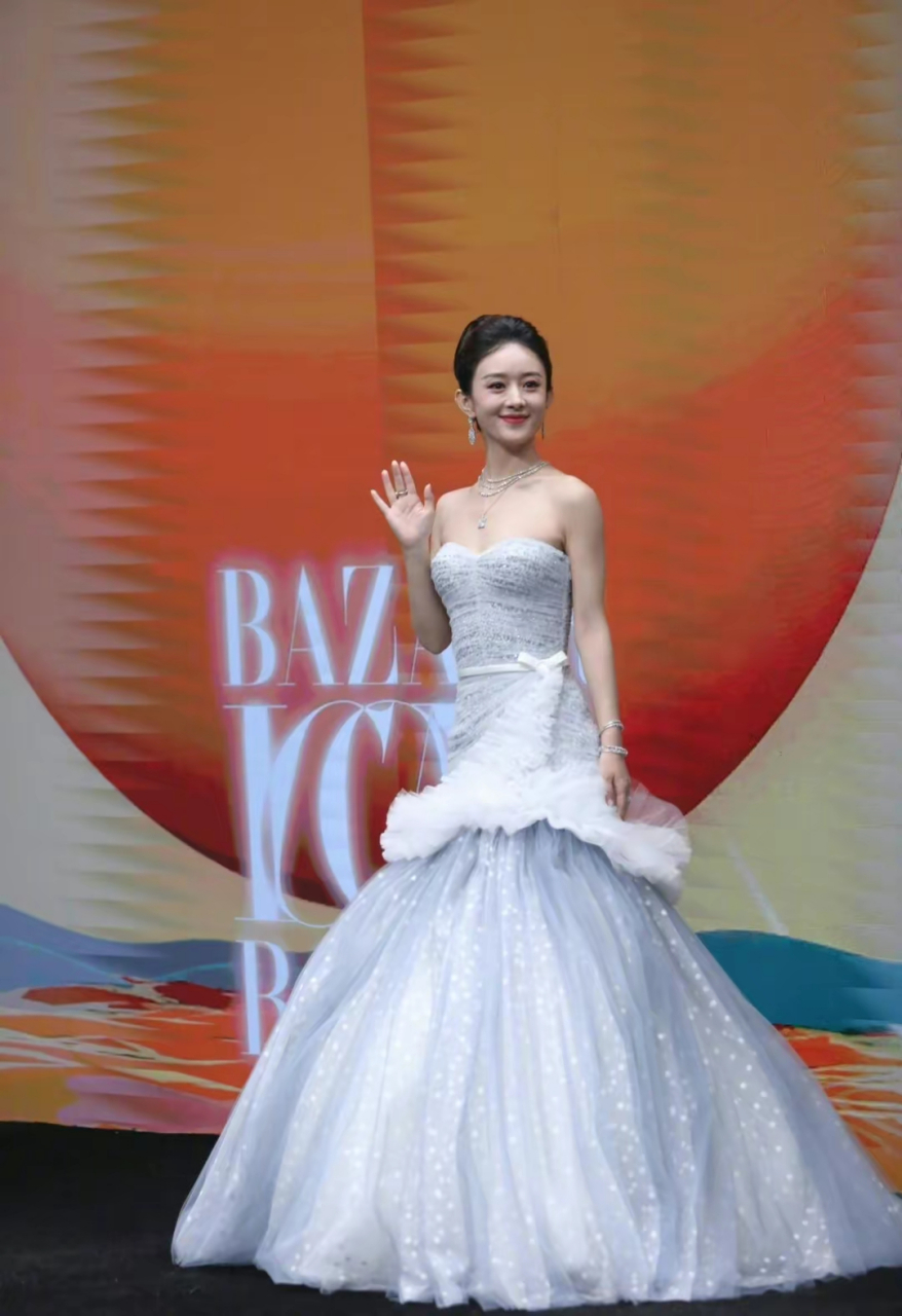 时尚芭莎之夜,赵丽颖最美人鱼,ab杨颖娇俏可爱