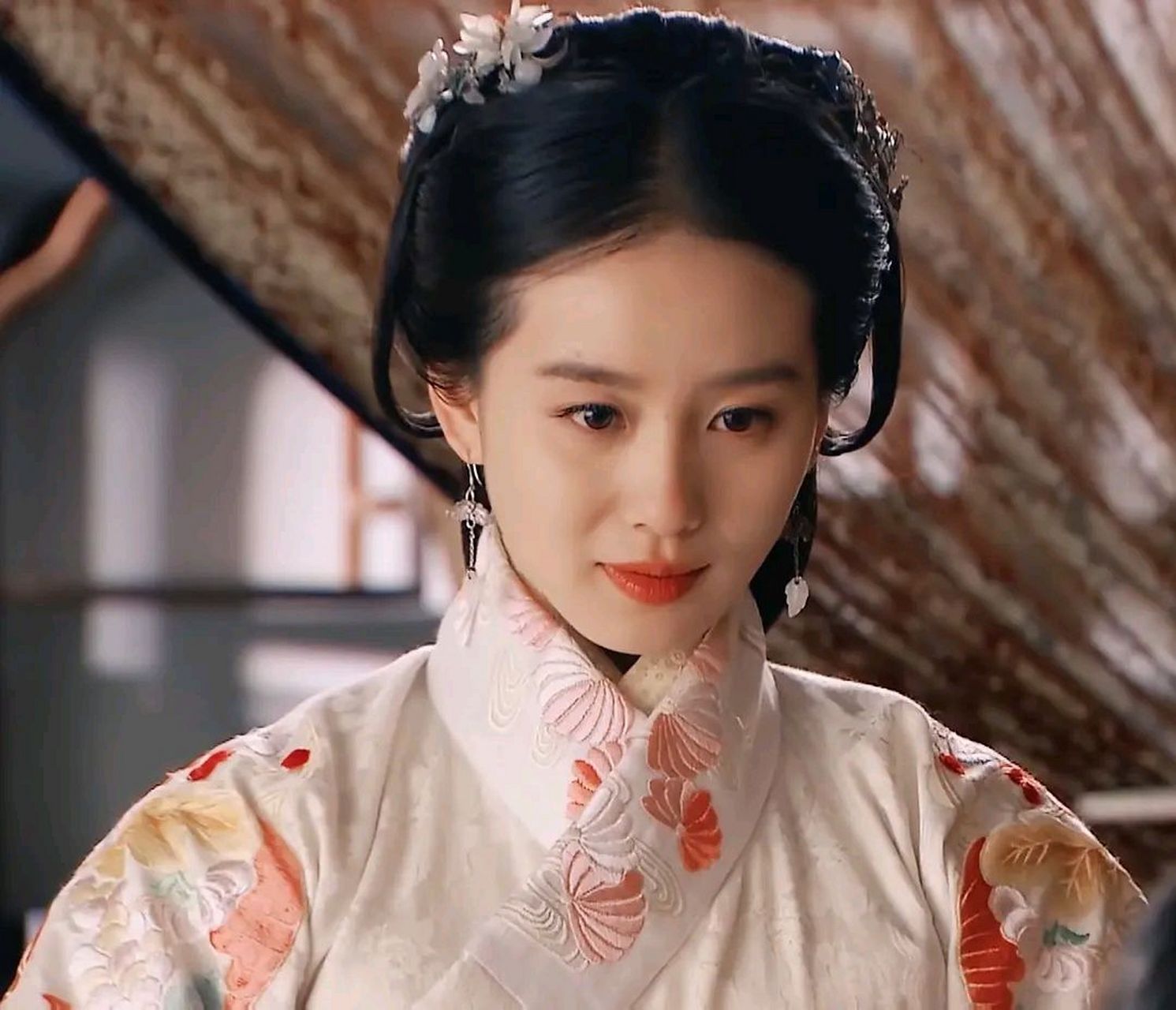 《女医明妃传》谭允贤头饰装扮欣赏