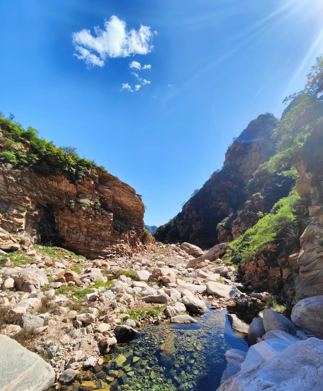 云蒙三峪白道峪的美丽风景让人沉醉其中,它是大自然的杰作