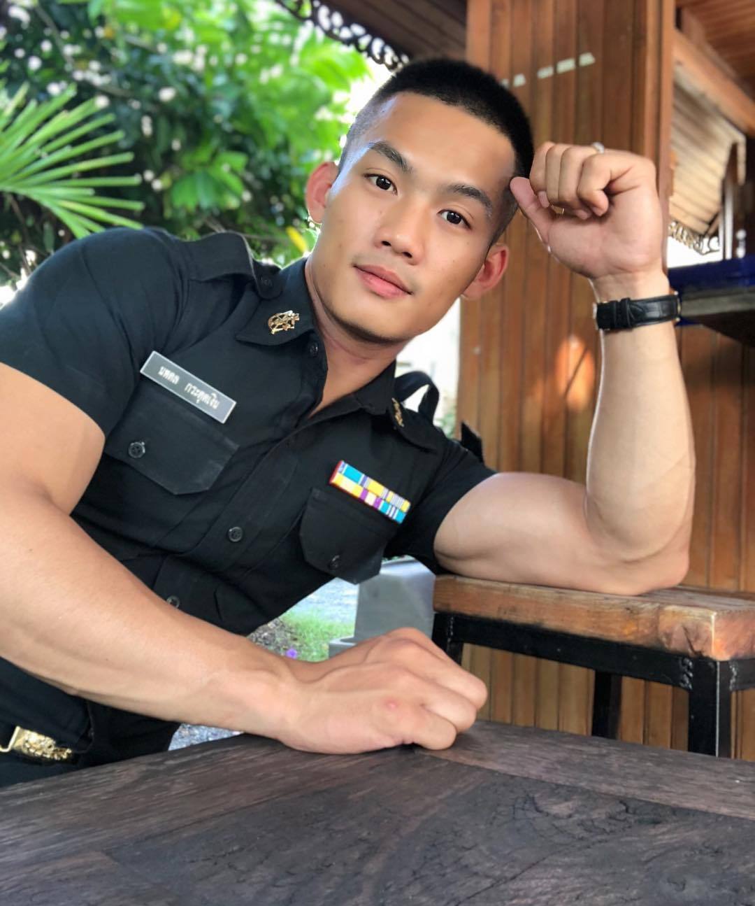 泰国第一帅哥肌肉图片