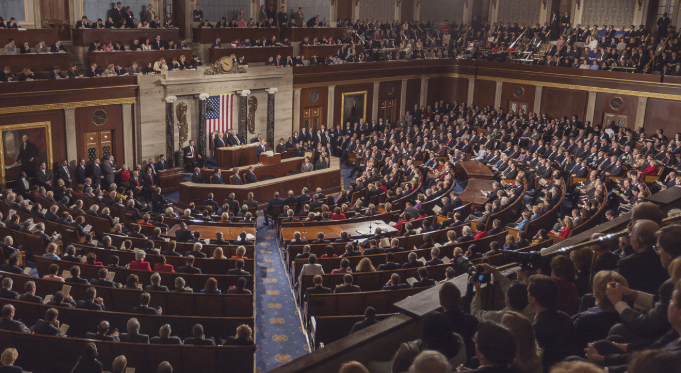 中国实际是与美国的十大财团家族在博弈!其中犹太人财团是主力!