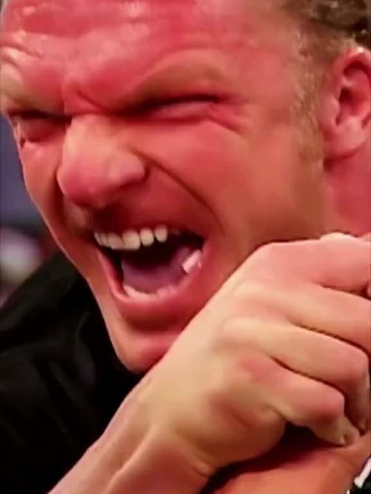 和肌肉老爹这波掰手腕也太野了吧