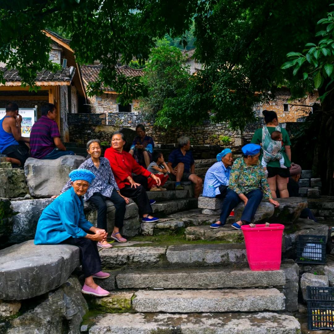 贵州兴义·雨补鲁村:藏在天坑里的神秘村落