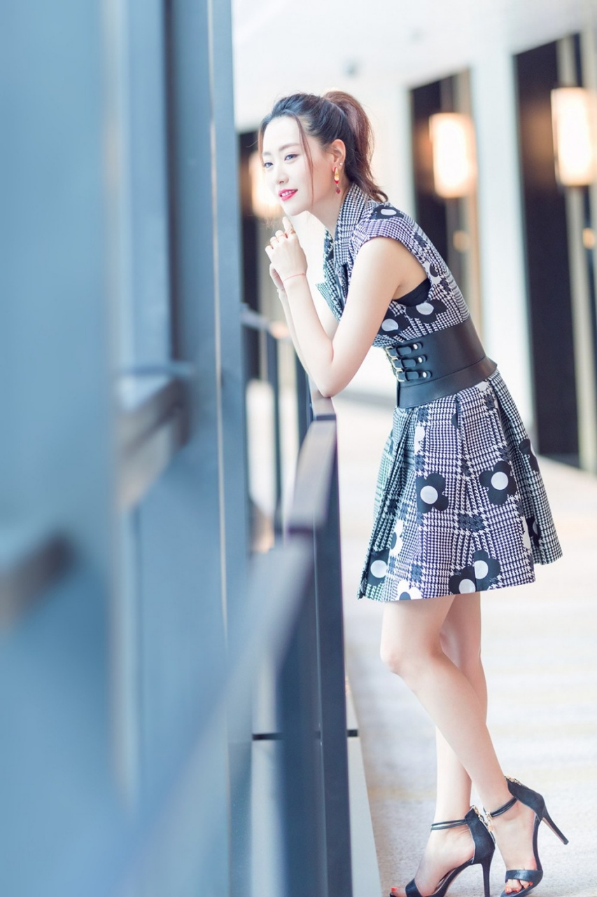 白冰  美腿玉足合集,这纤纤玉趾太诱人了