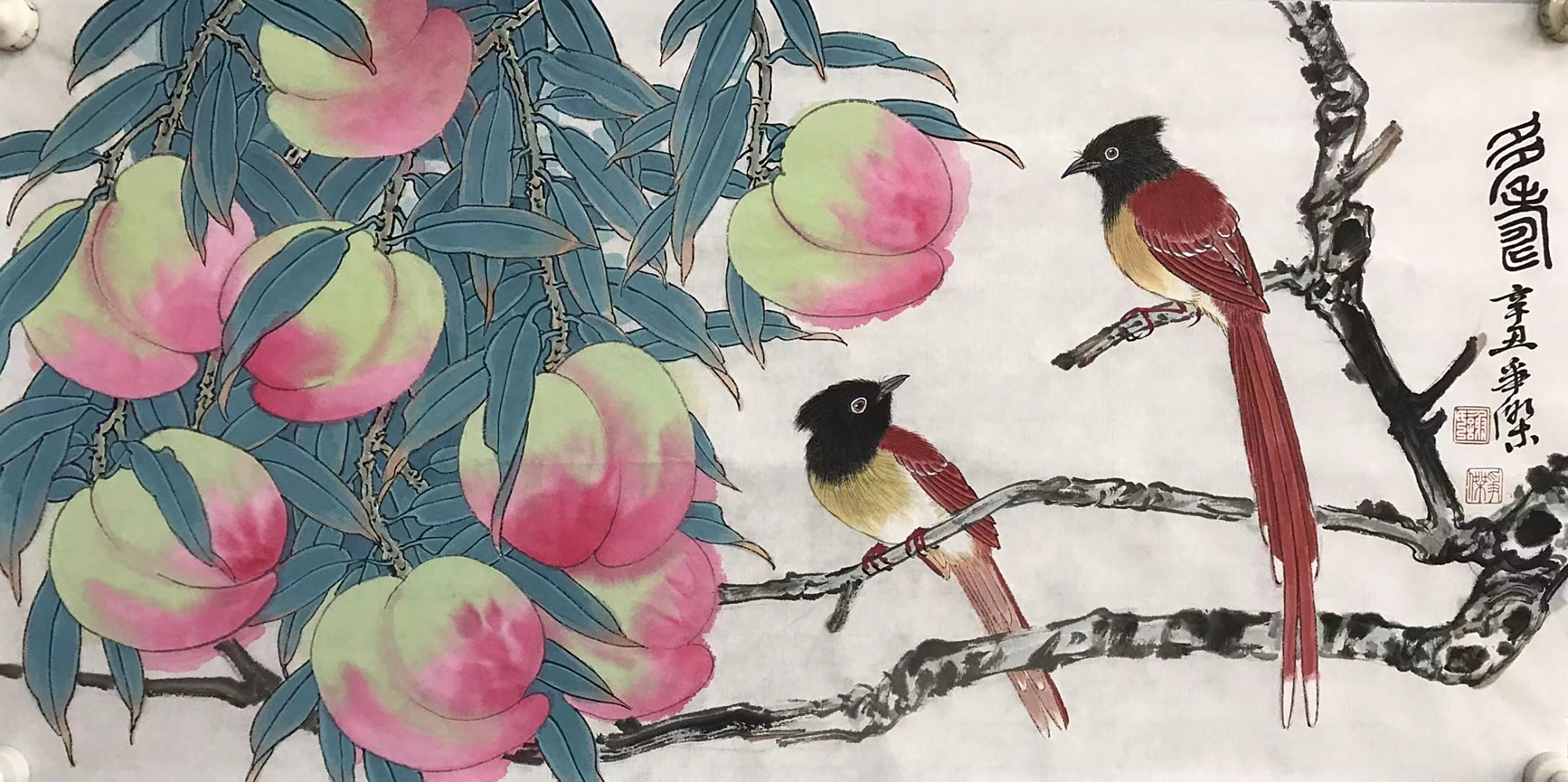 谢争杰的写意花鸟画笔墨精微细致,设色清丽明艳,亦古亦今.