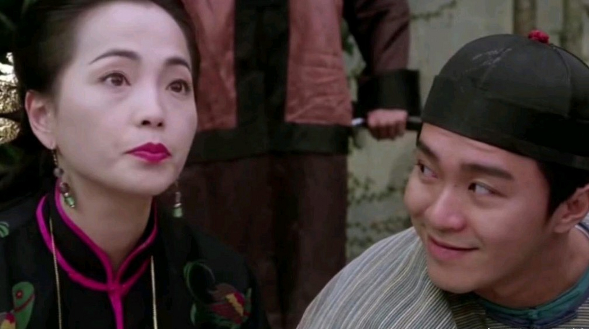 看到周星驰跟石榴姐坐在一起,电影《唐伯虎点秋香》一下子涌入记忆!