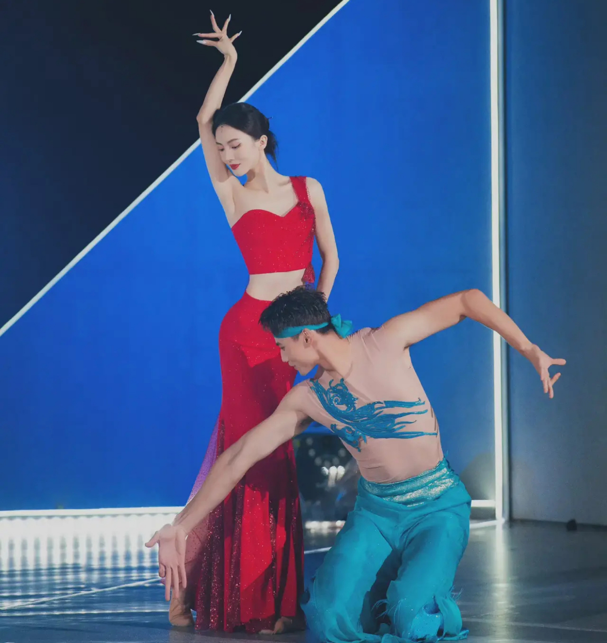 金晨真不愧是拿过最高舞蹈奖——桃李杯的人,真的绝了