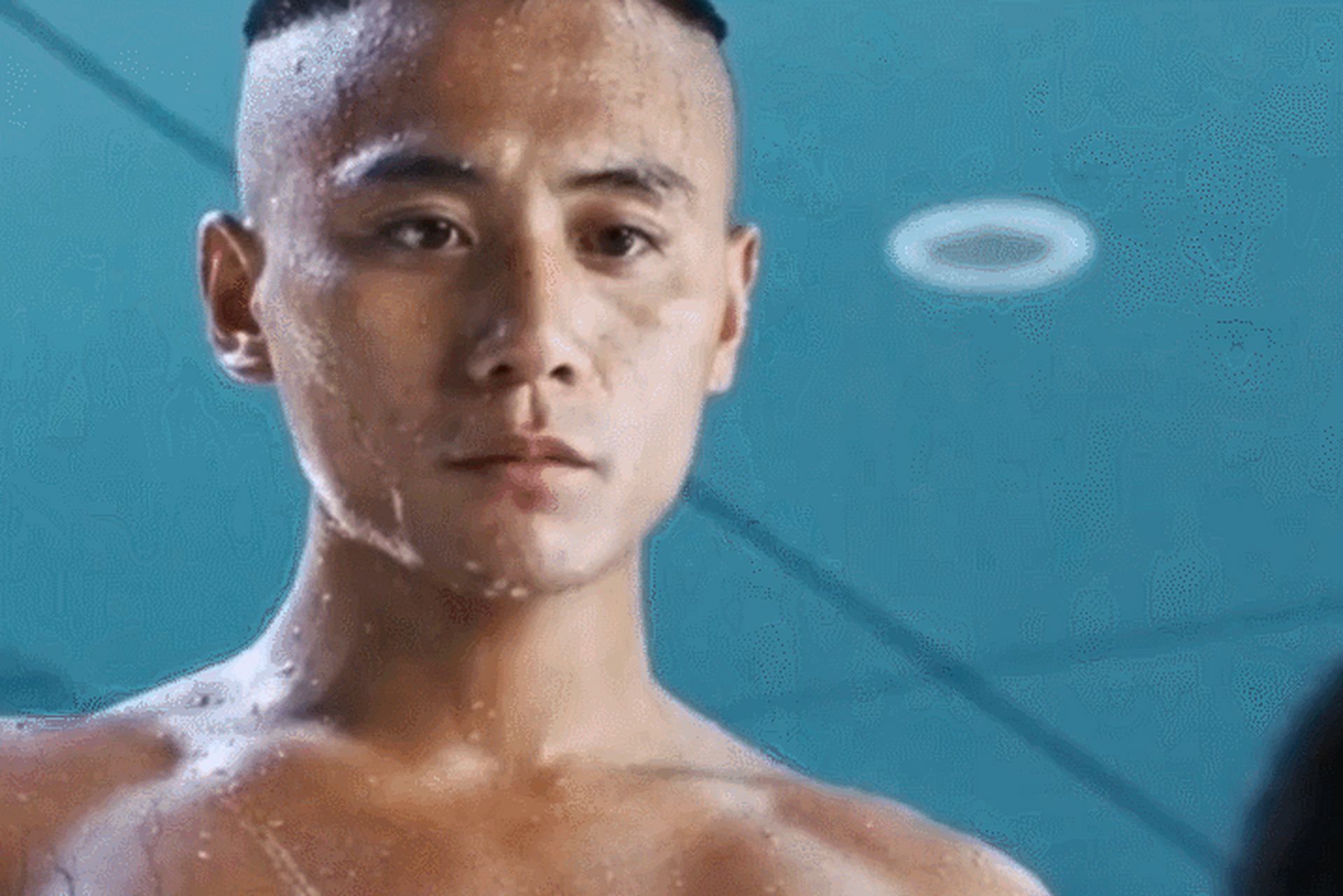 刘烨演硬汉,就像猪鼻子里插上两根葱装大象.