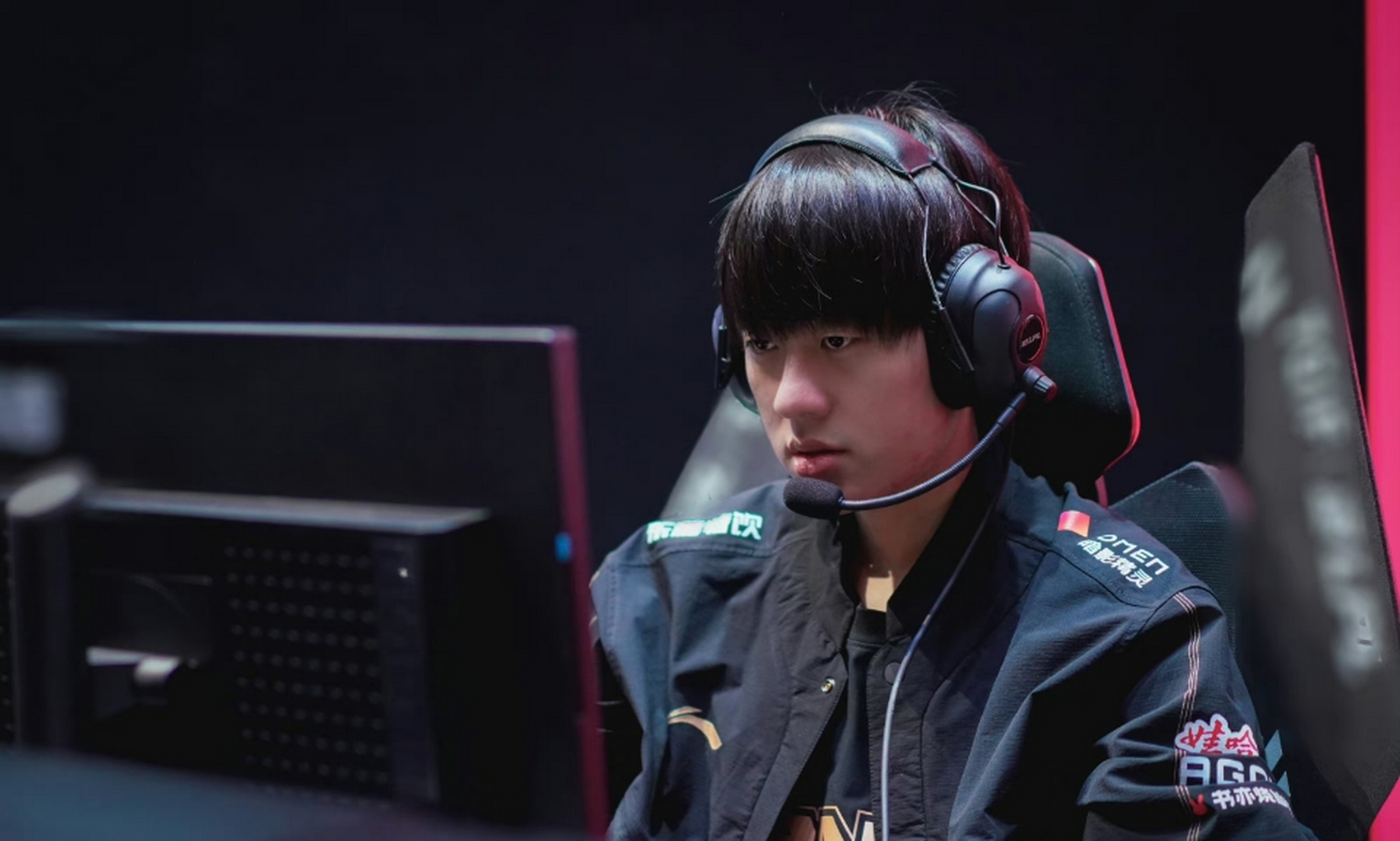 只说重点:#rng老板姚金成被强制执行1248万#  好家伙!