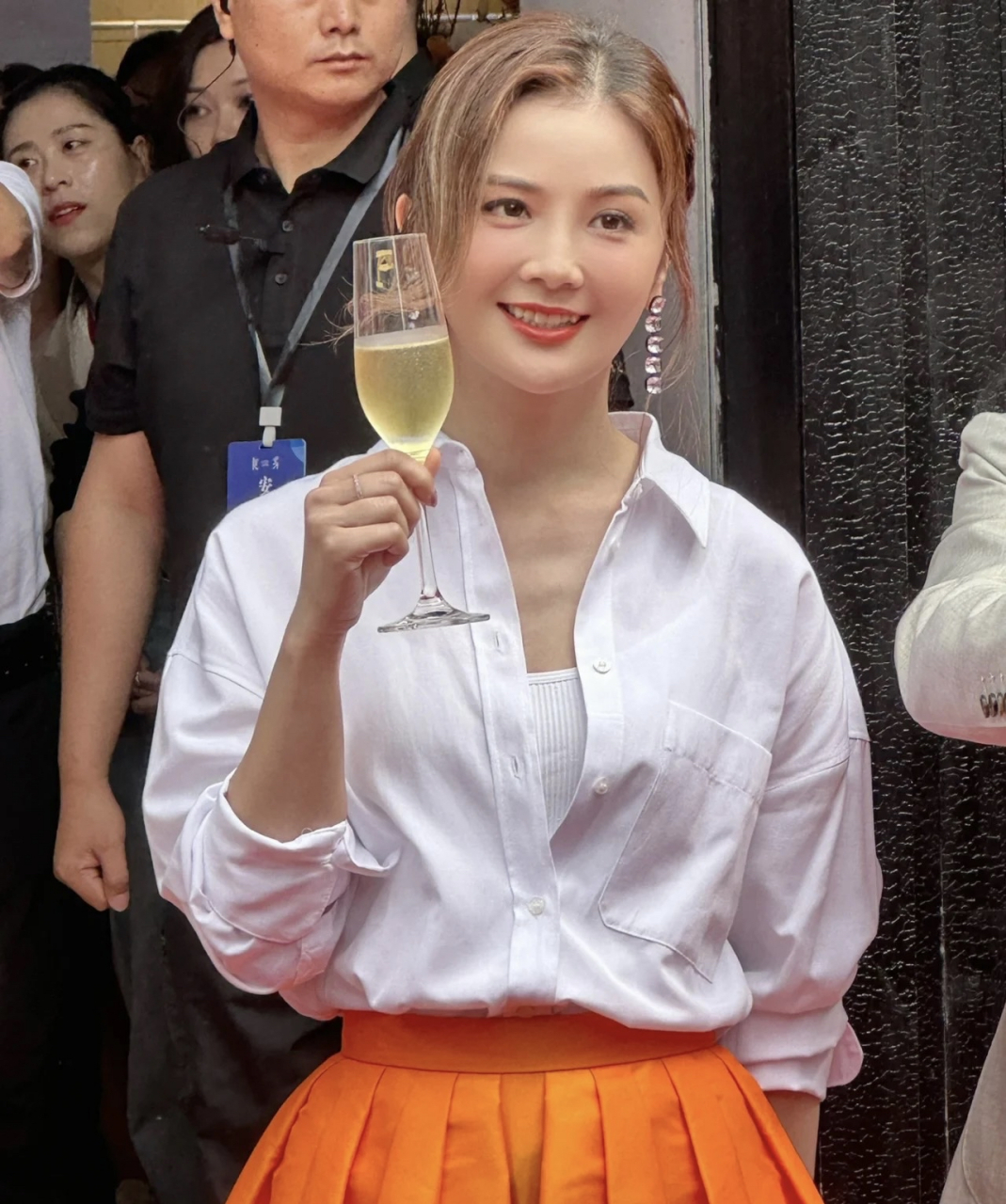 偶遇阿sa蔡卓妍,她本人真的好年轻啊,娃娃脸,笑起来特别甜美!