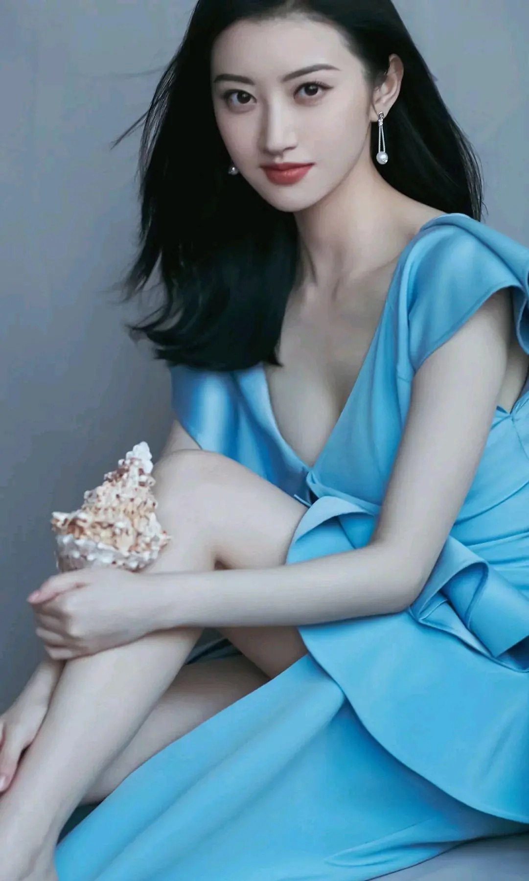 知名女演员"景甜"发表大尺度言论,评巴以冲突,引发网络热议!