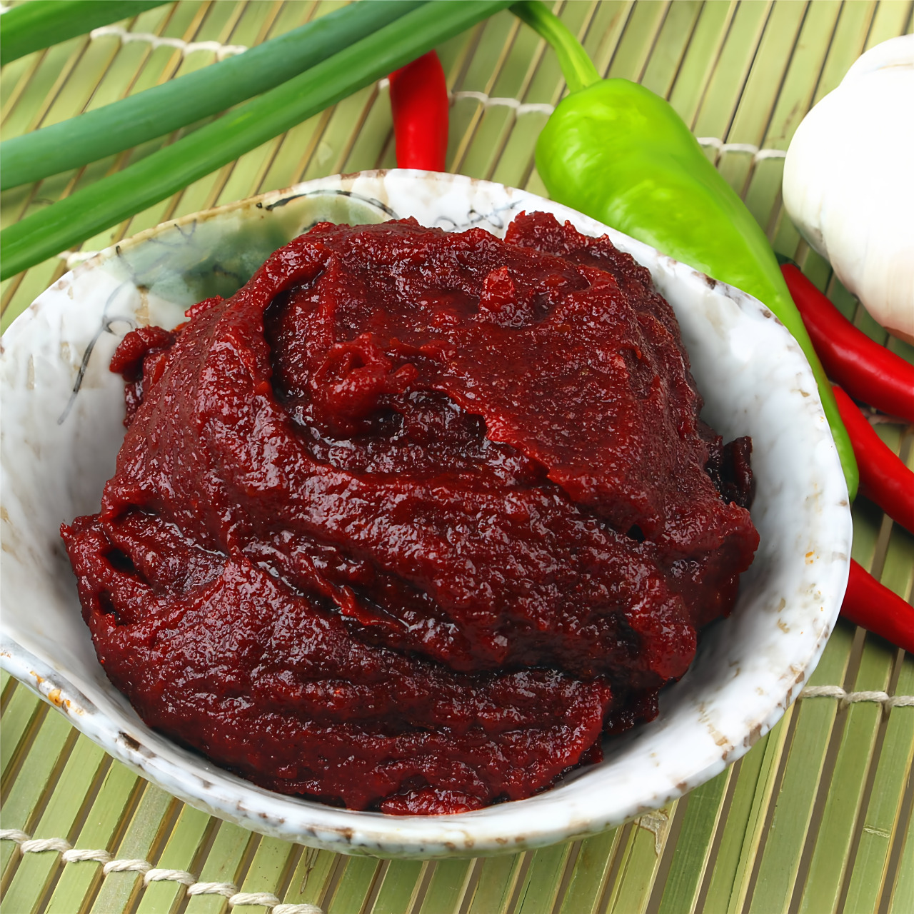 今天,我来介绍一下家庭版朝鲜风味辣椒酱的做法及其特点.