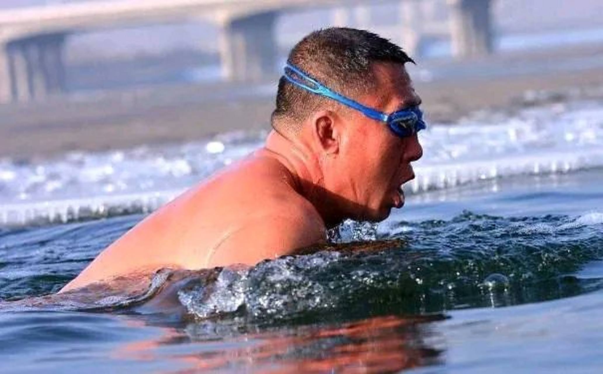 为什么冬泳时不会失温?