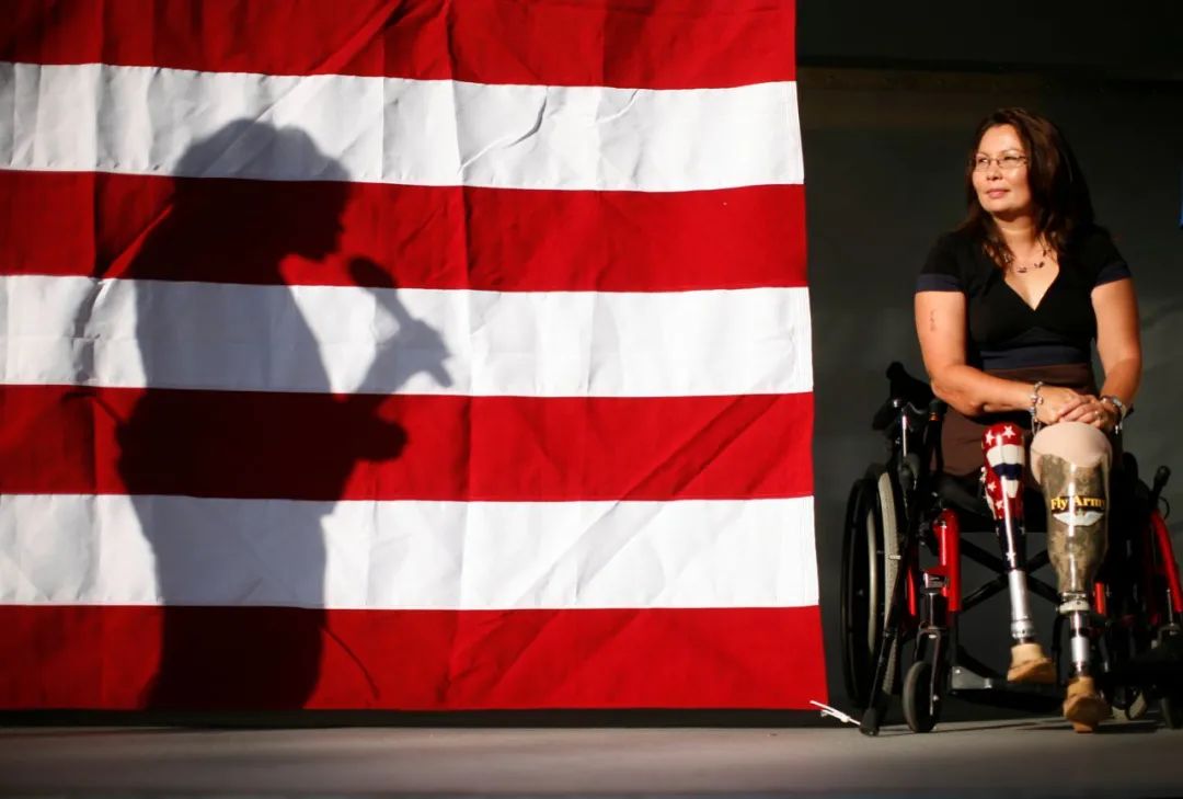 图片[2] - 走近美国的权贵—伊利诺伊州参议员：塔米·达克沃思，绰号：母大虫 - 柒兔瞄