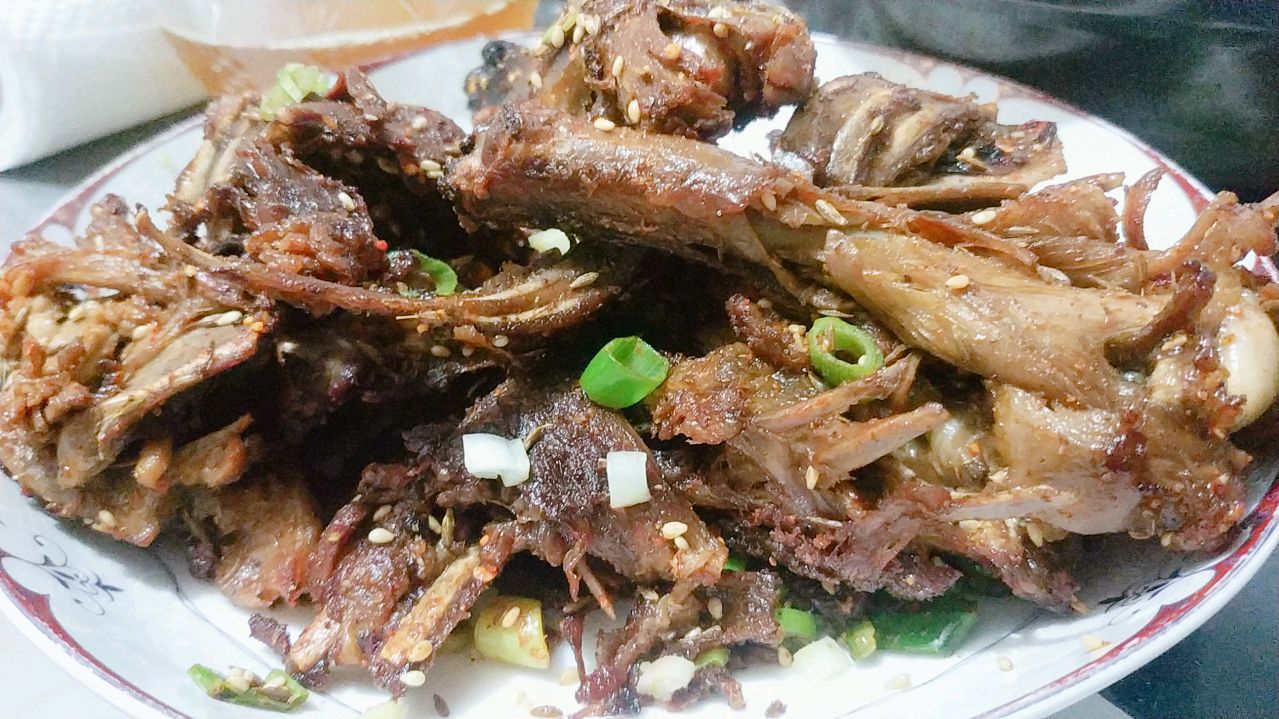 炸鸭架子咯!你想不想吃,来学起吧