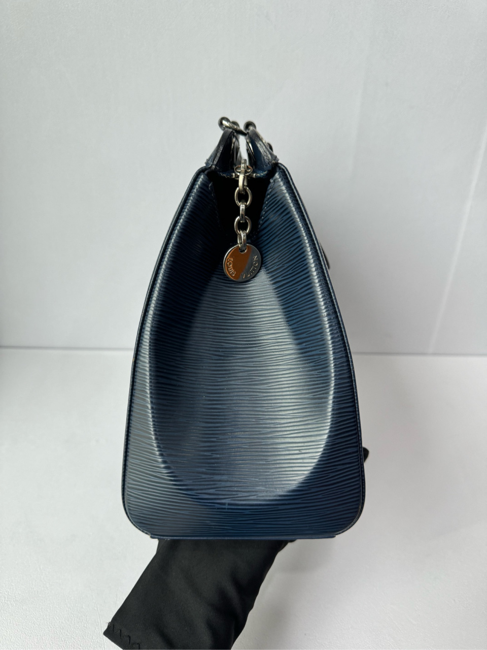 预算4000就可以买大牌lv,路易威登蓝色水波纹医生包,以其精致的设计和