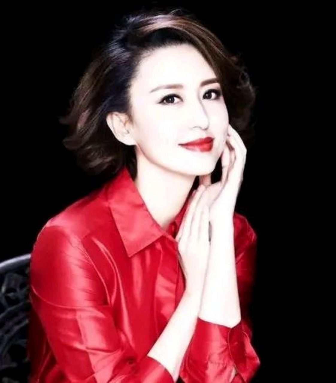 2013年,毕福剑把34岁的主持人张蕾,介绍给了54岁的富商王吉财,并劝