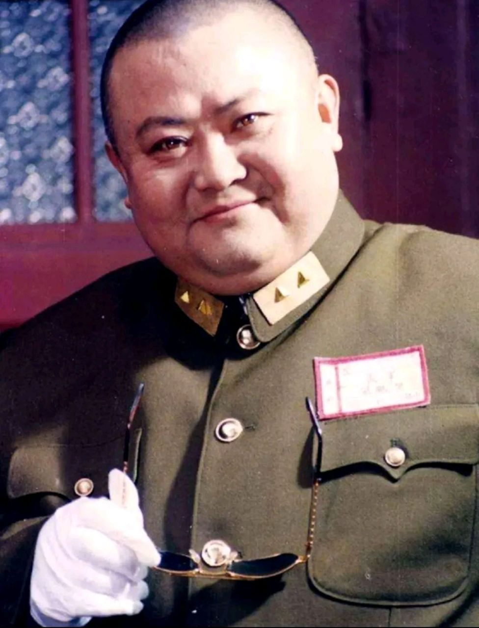 解放后,川军名将范绍增将七个妻子叫到身边,对她们说