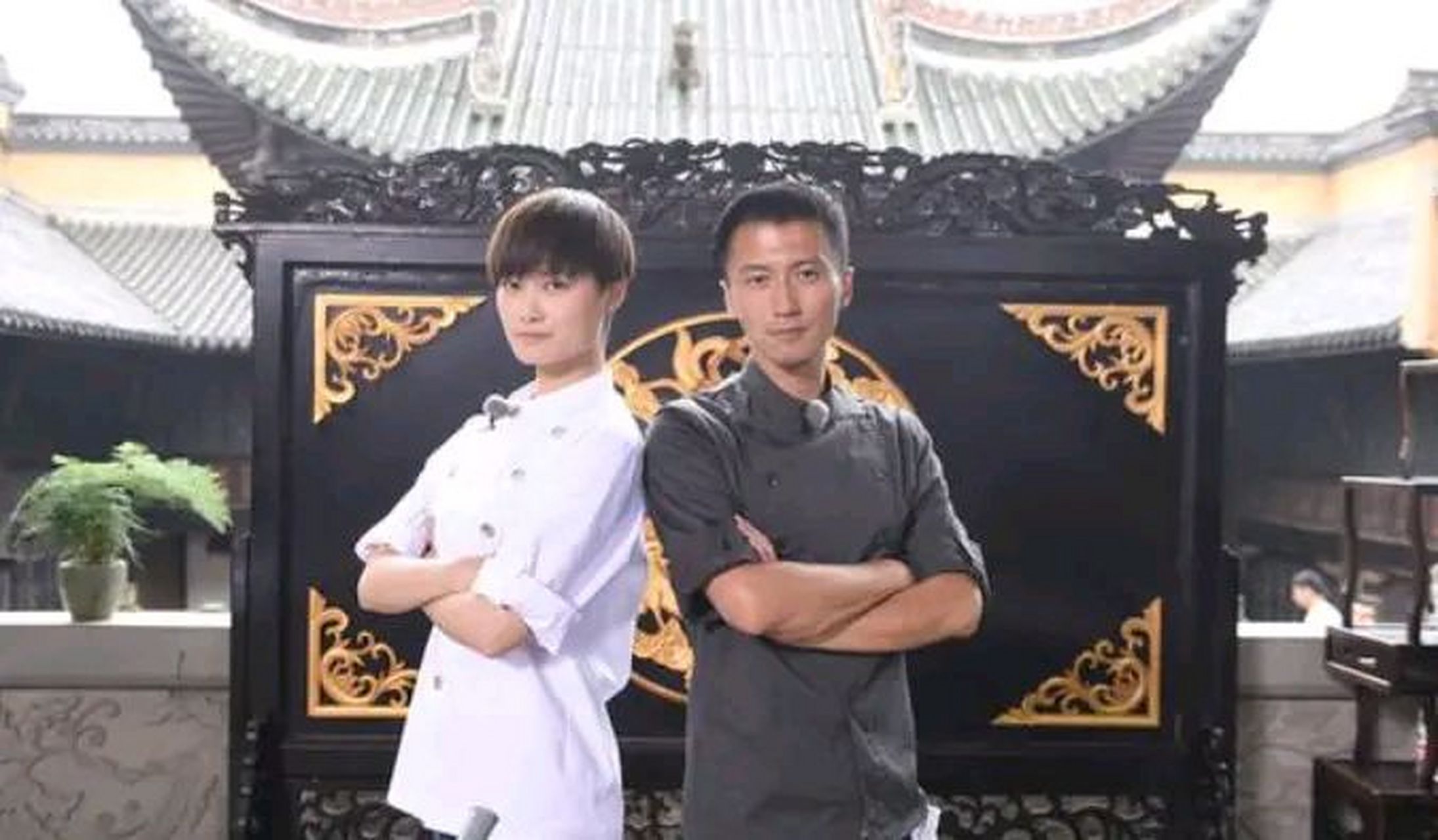 李宇春送谢霆锋一把价值100万的吉他,谢霆锋问她:"春春,你很漂亮,但