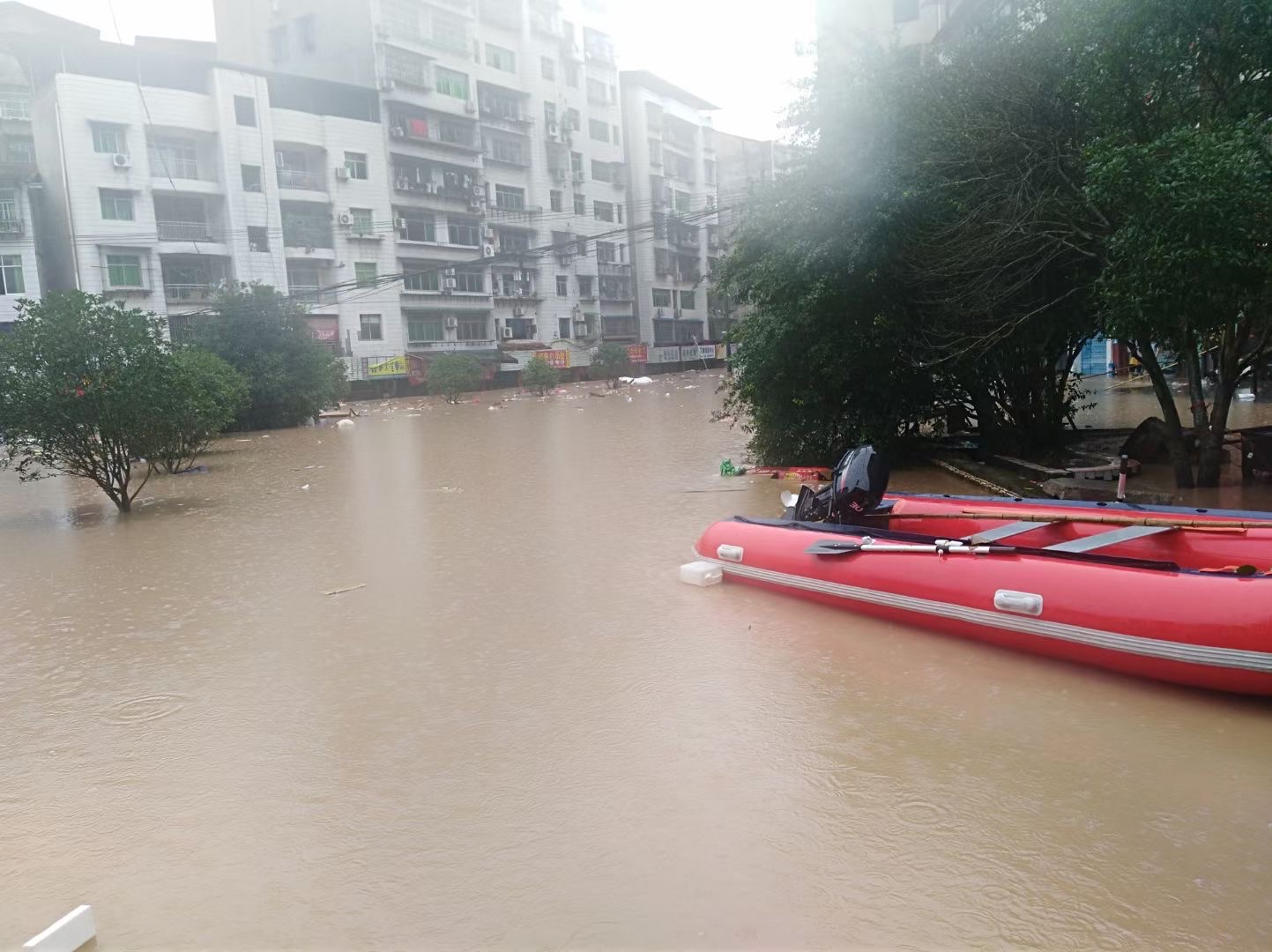 老家渠县临巴涨水了,听说比十年前还大