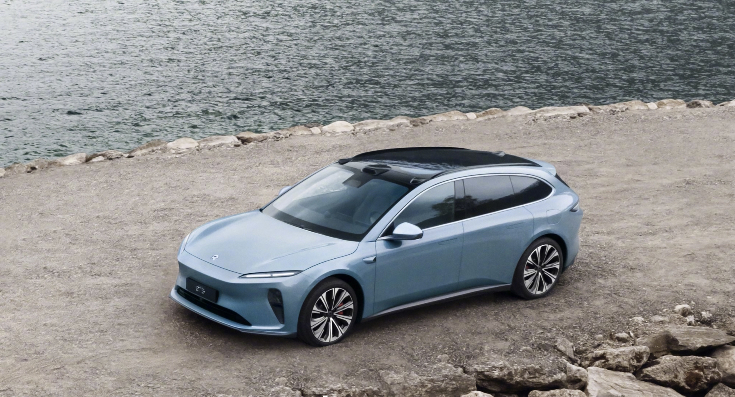 蔚来et5旅行版正式上市,这款车型被定义为全球首款智能高端纯电旅行车