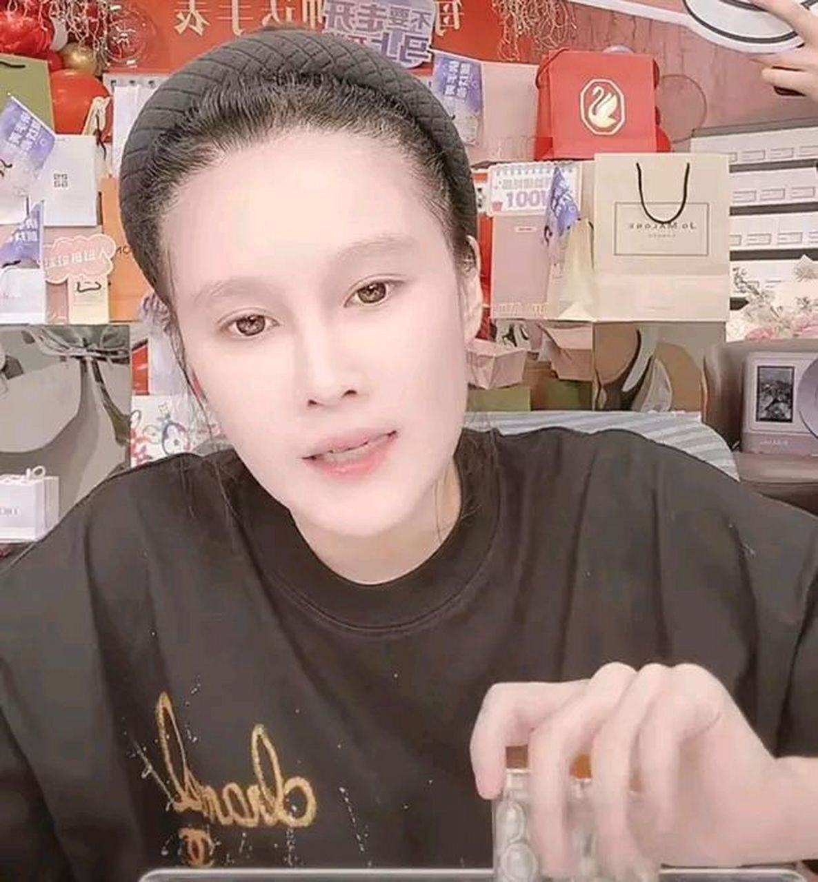 赵本山女儿球球晒出孕肚照!四个月的宝宝孕肚,确实有点大呢!