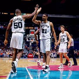 《 NBA：1998-1999赛季 马刺夺冠纪录片》成龙代言传奇腾讯版