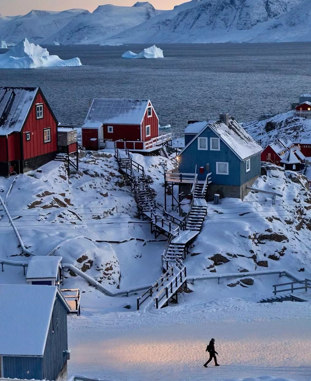 世界的第一缕阳光,雪中色彩童话,丹麦格陵兰岛,世界最大的岛屿"冰之国