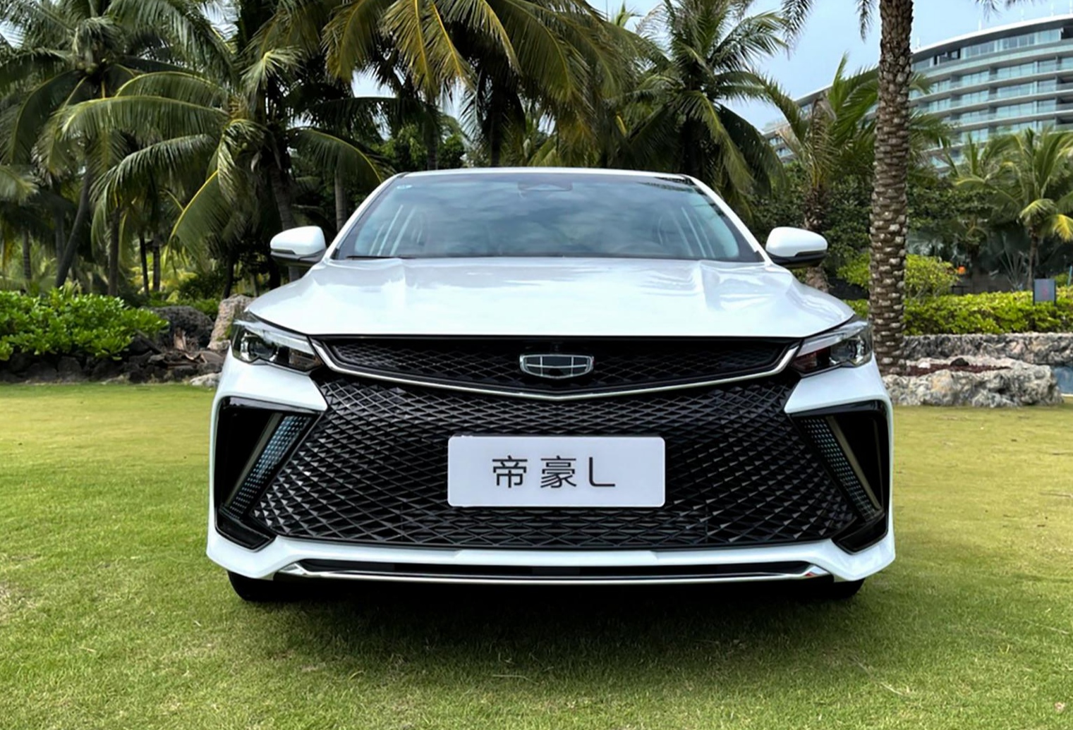 第四代geely帝豪配置曝光!或售10万,油耗仅4升!