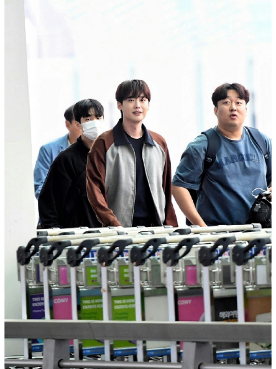 李钟硕近日发福了!唉!