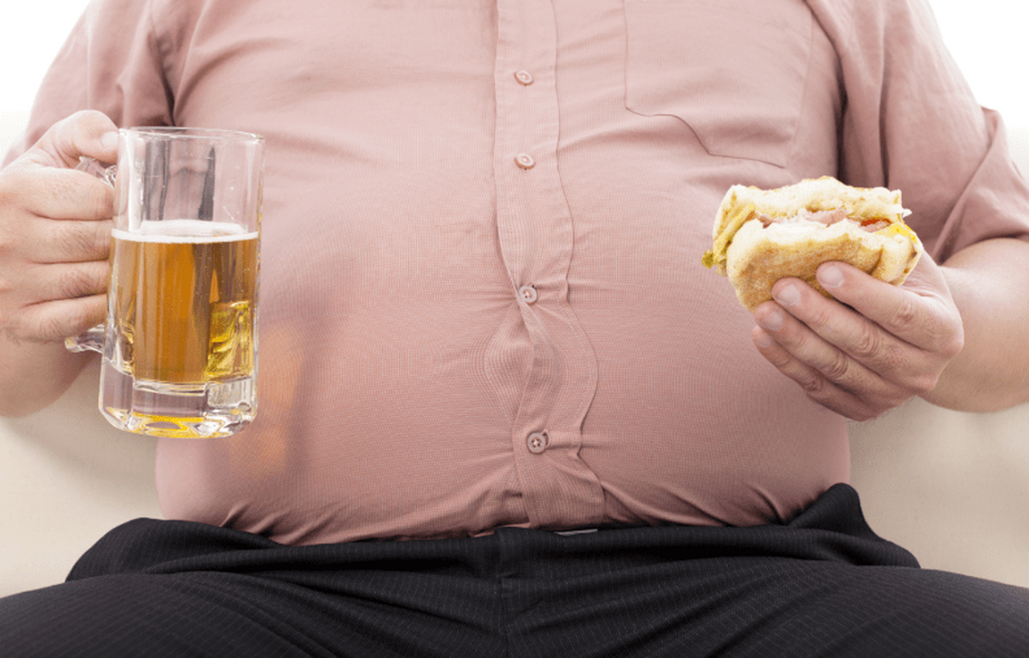 现在的年轻人很多都有腹部肥胖的情况,其实腹部肥胖分为"软肚子"和"