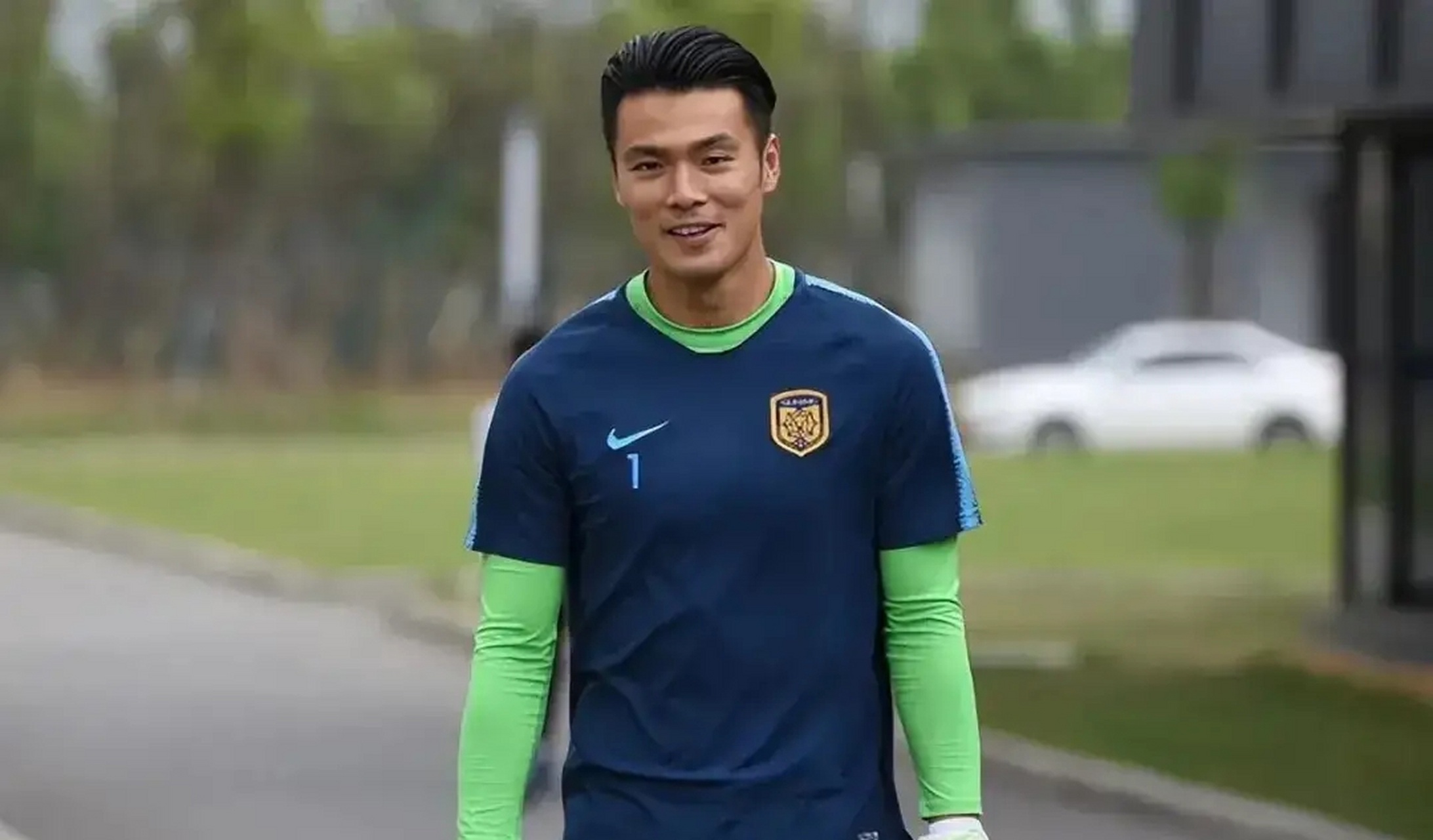 苏宁俱乐部副总经理尹成龙和苏苏宁门将顾超,同时被相关部门请去配合