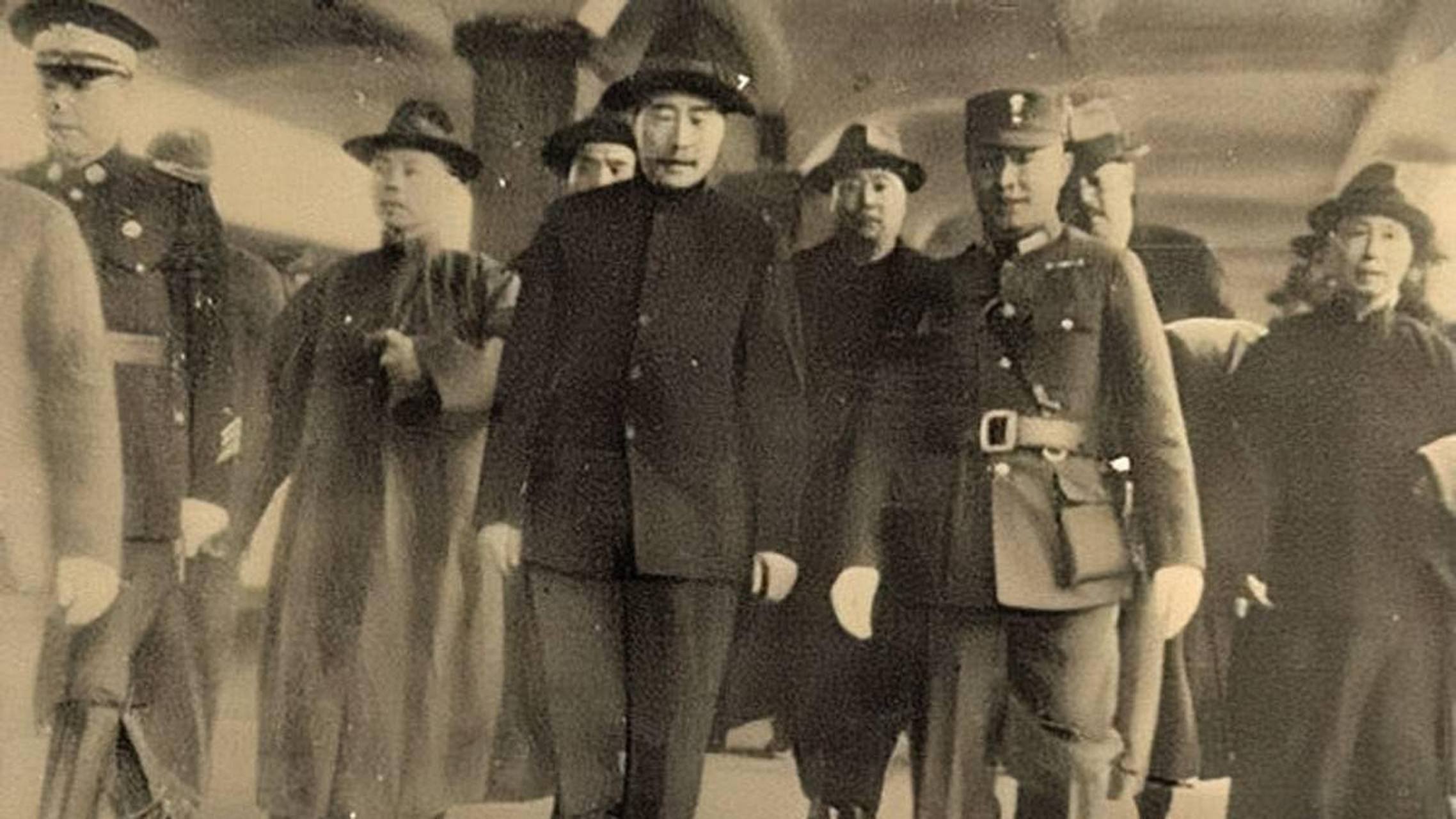 真实的韩复榘  在民间戏说中,韩复榘不学无术不懂装懂,有名的"韩体诗"