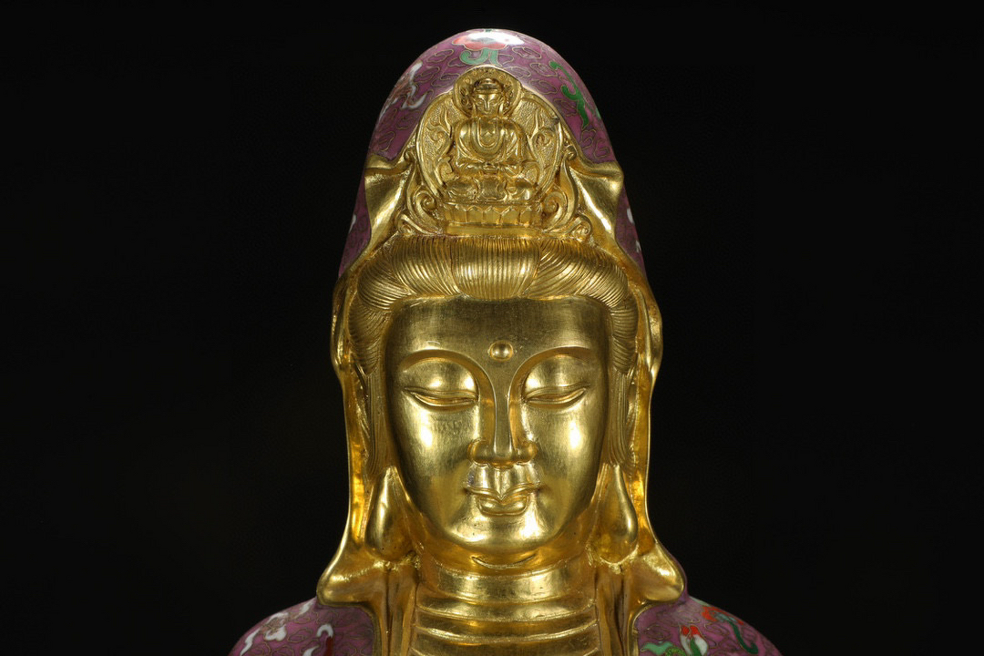 清 精铸铜胎景泰蓝掐丝珐琅观世音菩萨坐像 【规格】高47cm 宽27cm 重