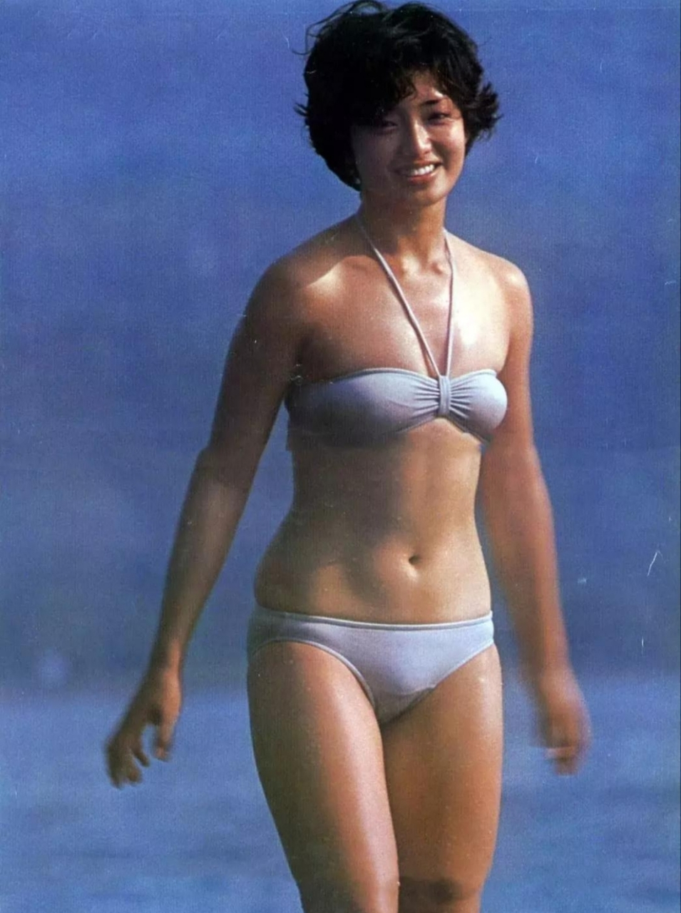 70年代红遍亚洲的日本女星山口百惠的泳装照!