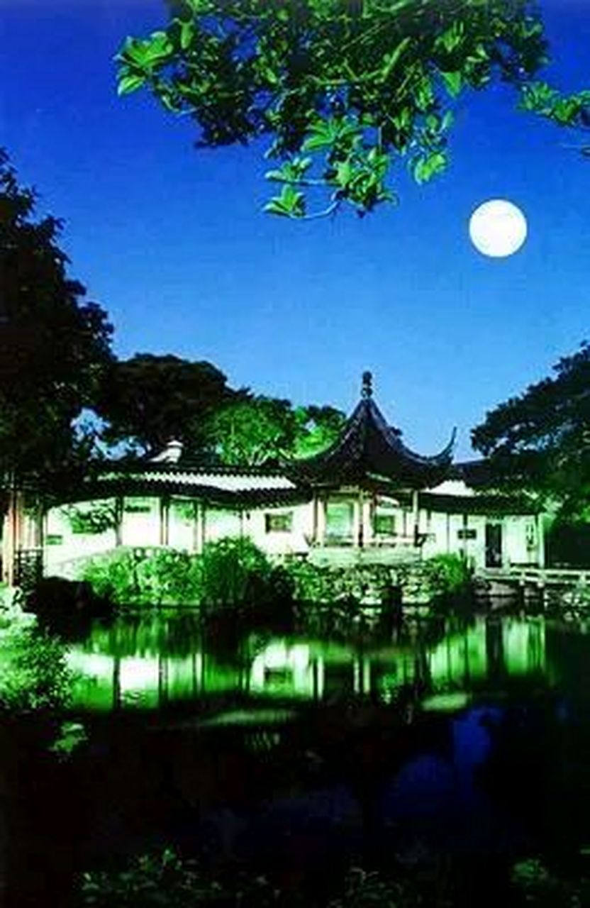 上联     一帘月色江南梦 下联     君请?