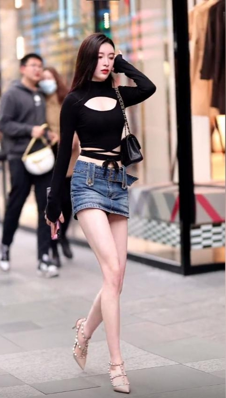 极品的大长腿美女,#时尚穿搭# #时尚街拍美女
