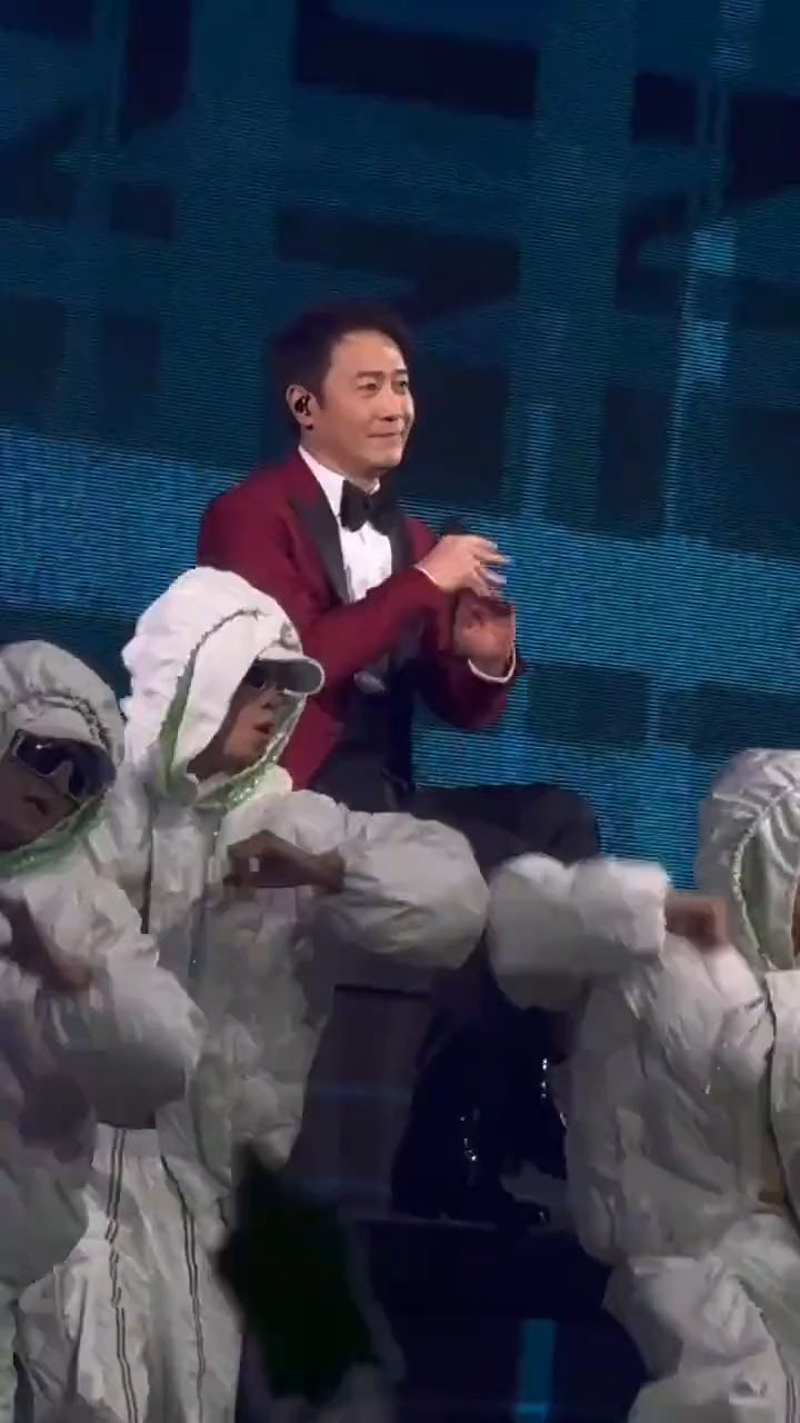 黎明红馆演唱,第一次近距离看到我的男神