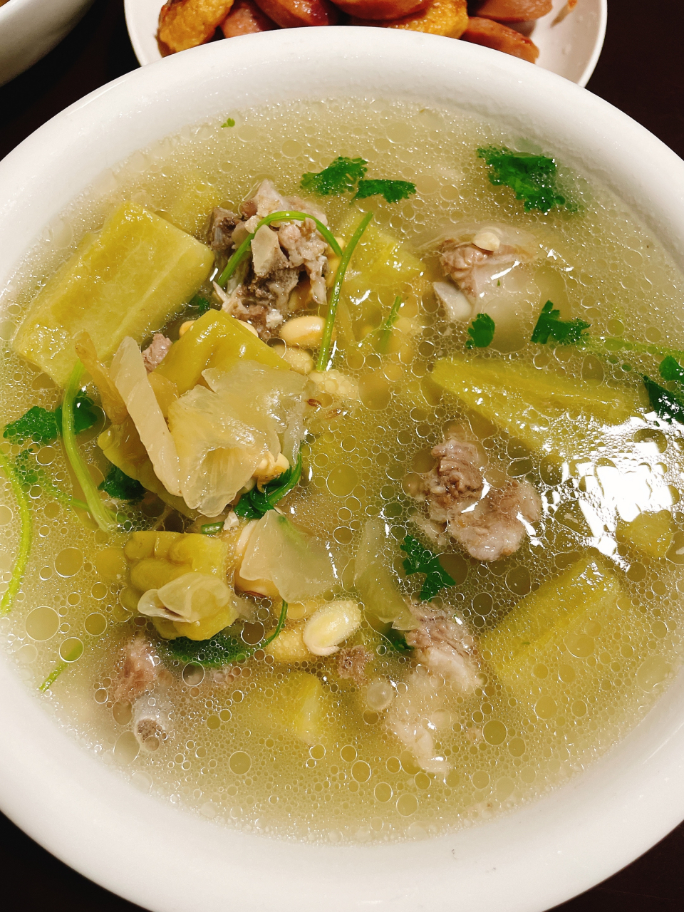 潮汕家常菜 苦瓜排骨汤 清炒白菜 菜脯煮大目良 香煎火腿肠 家常做法