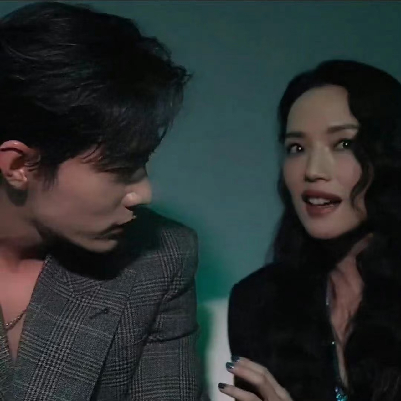 肖战跟舒淇姐姐对戏,肉眼可见的害羞了啊