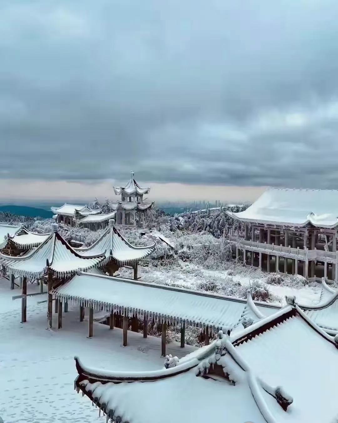 南昌湾里梅岭雪景